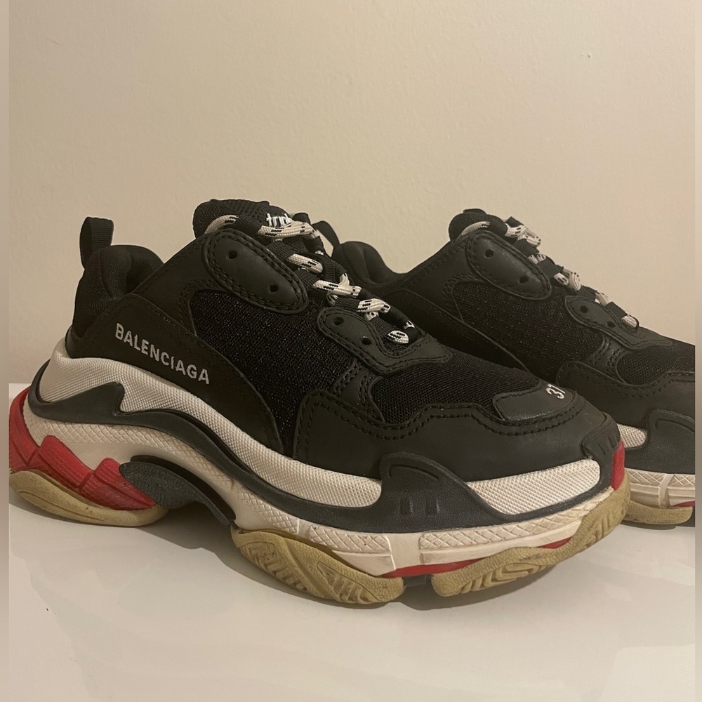 Balanciaga Triple S barely worn